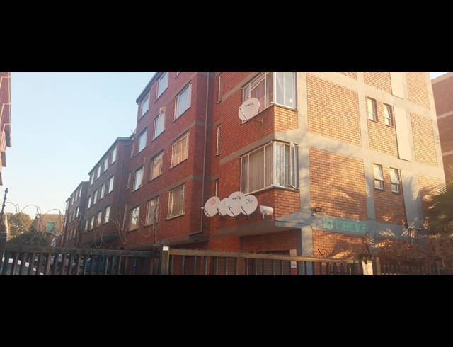 3 BEDROOM FLAT FOR SALE IN PRETORIA WEST
